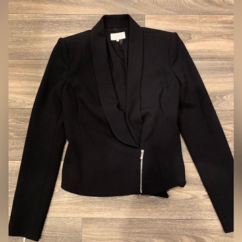 1 State Blazer Revolve Brand Size 0 Silver zippers Side zip Modern, chic